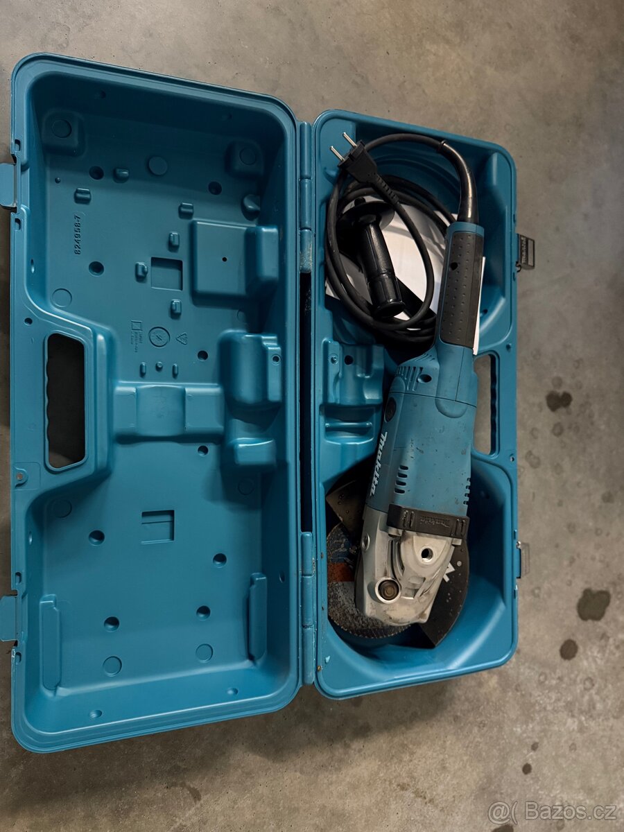 Uhlová bruska Makita - 2