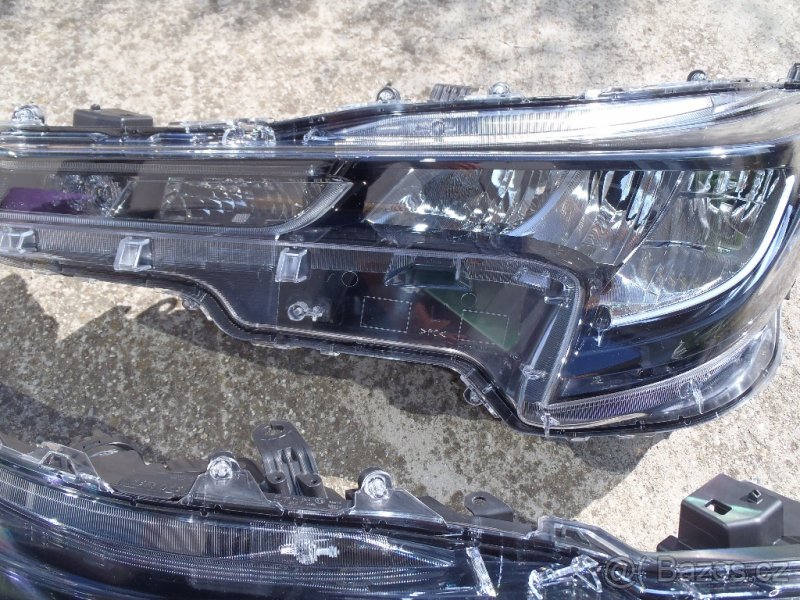 COROLLA 19-E210 PREDNE LED SVETLO LAVE - 2