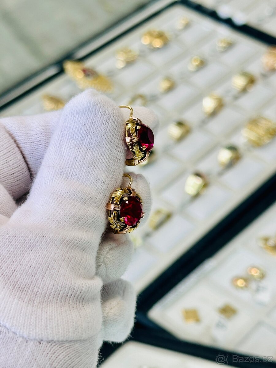 Zlaté náušnice 5,39g (2096 Kč/g) - 2