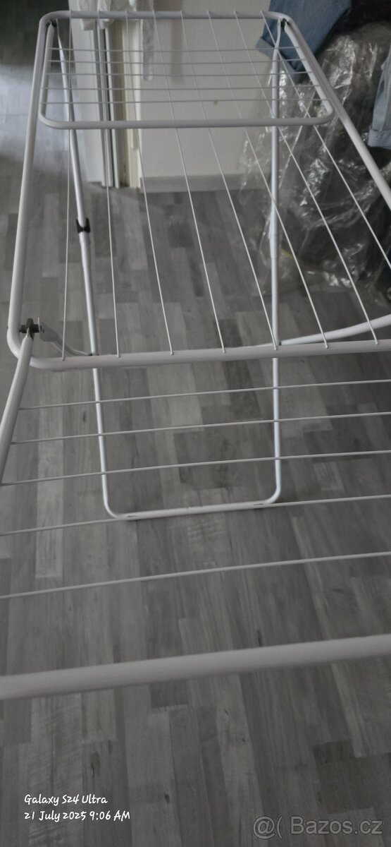 Věšák na prádlo téměř nový - 2