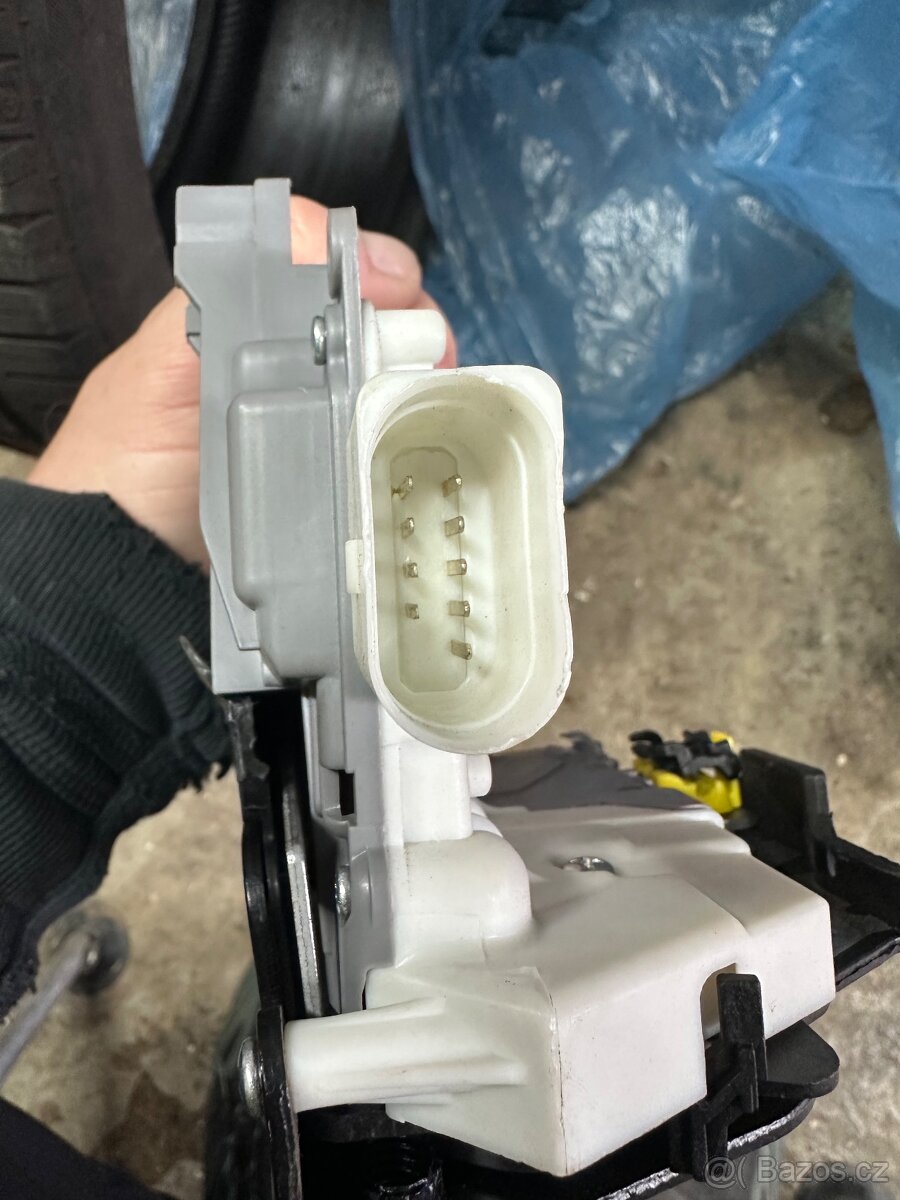 Zamek dveri ridice Audi A6 4f - 2