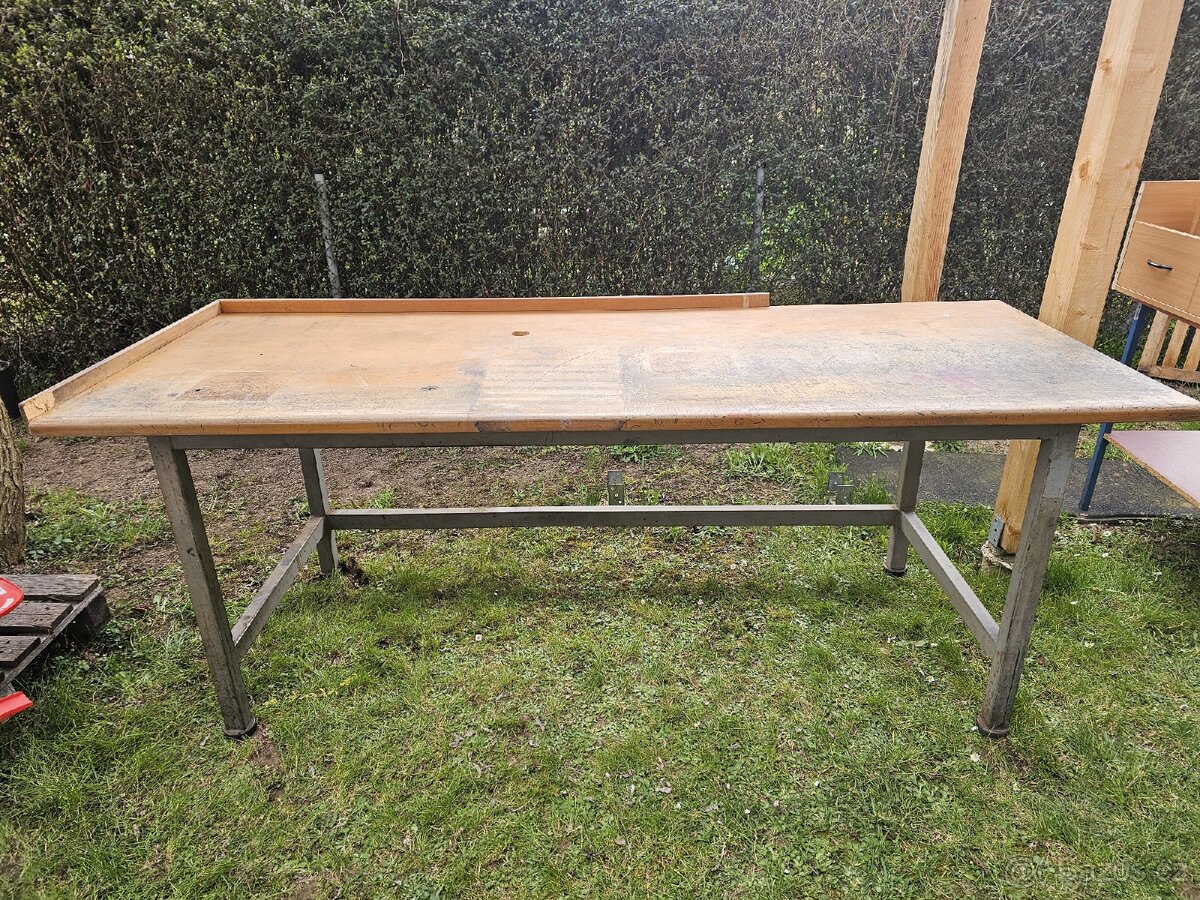 Dílenský stůl stabilní - 2