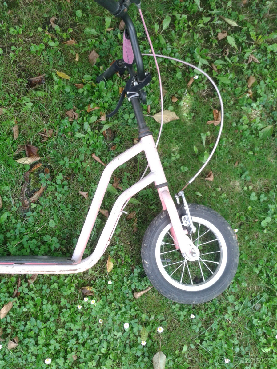 KOLOBEZKA NAFUKOVACI KOLA 12 - 2