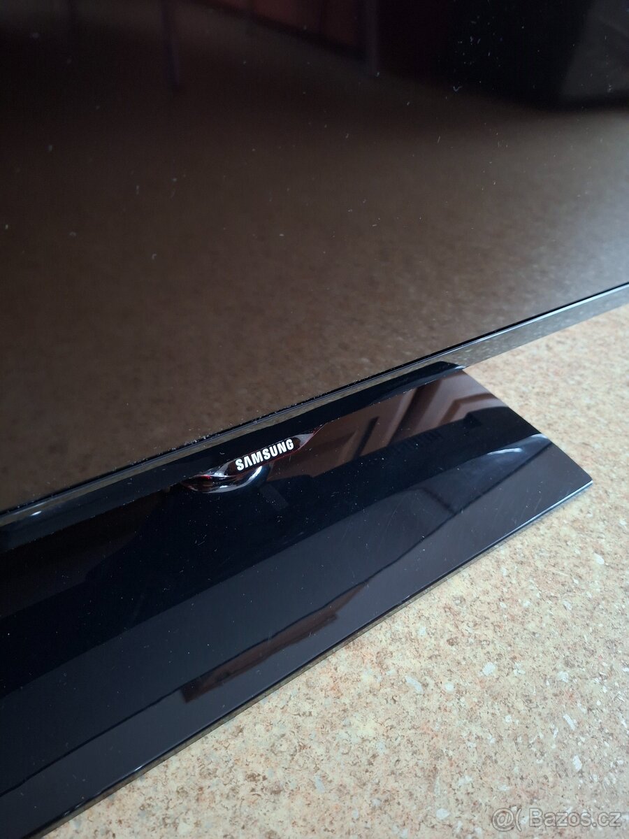 LED Televize Samsung UE32F5000AW na náhardní díly - 2