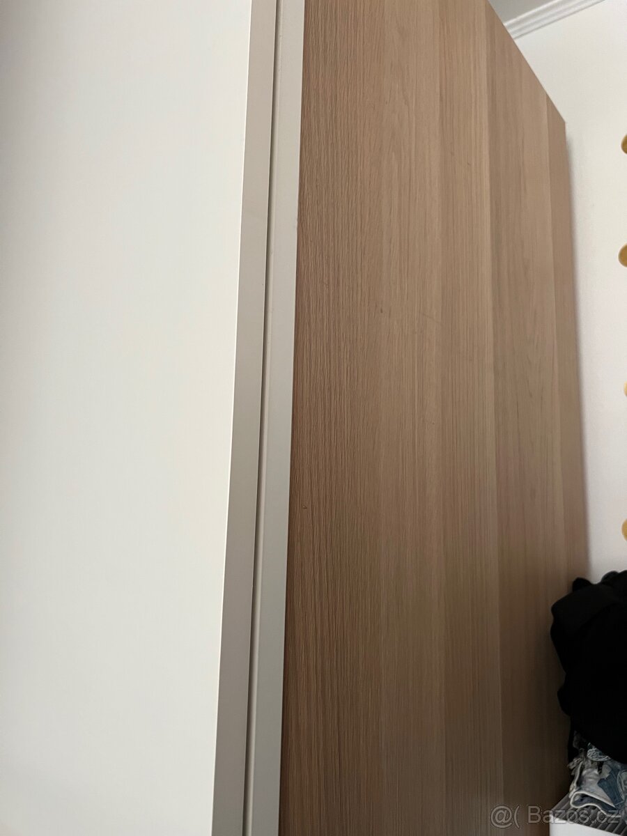 Šatní skříň - 2