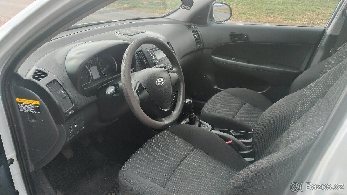 hyundai i30 1,4 16V combi - 2