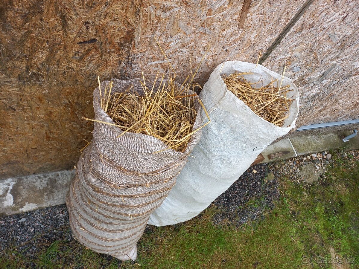 Sláma na podestýlku v pytlích - 2