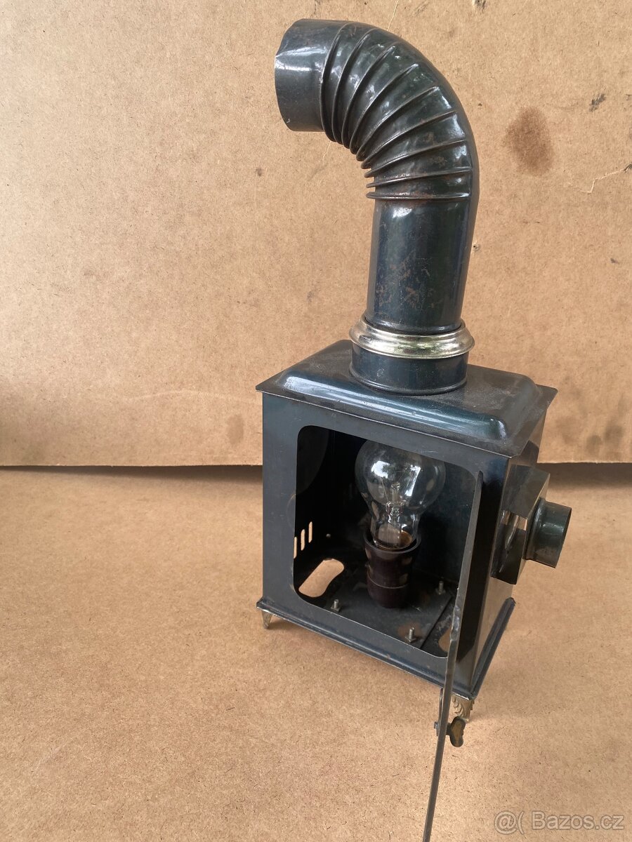 Stará promítačka ,projektor s komínkem - 2