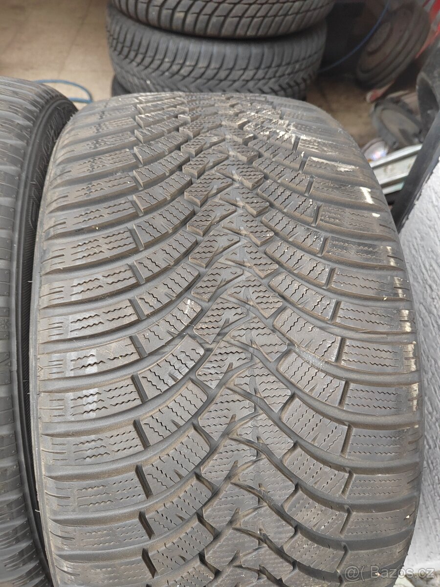 Prodám zánovní zimní pneu FALKEN 255/40/19 A 285/35/19 - 2