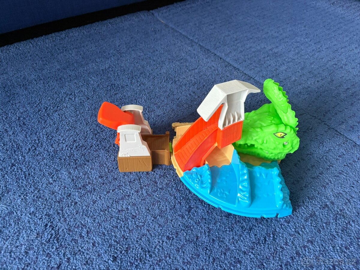 Hot Wheels dráhy + autíčka - 2