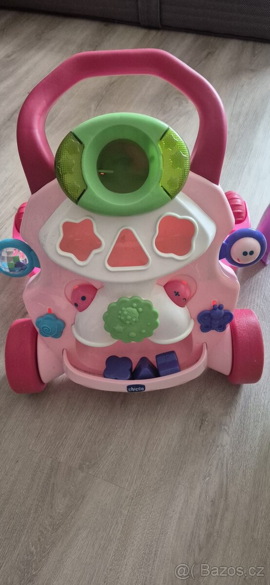 Hrací stoleček a chodídtko - 2