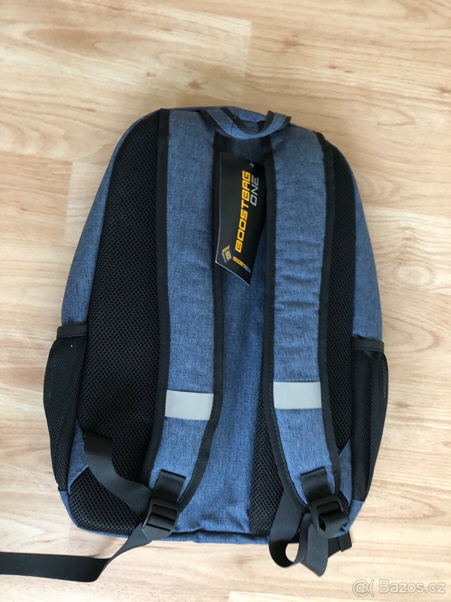 ěstský batoh na 15,6" notebook a 10" tablet - 2