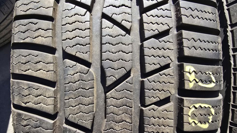 Zimní pneu 205/60/16 Continental - 2