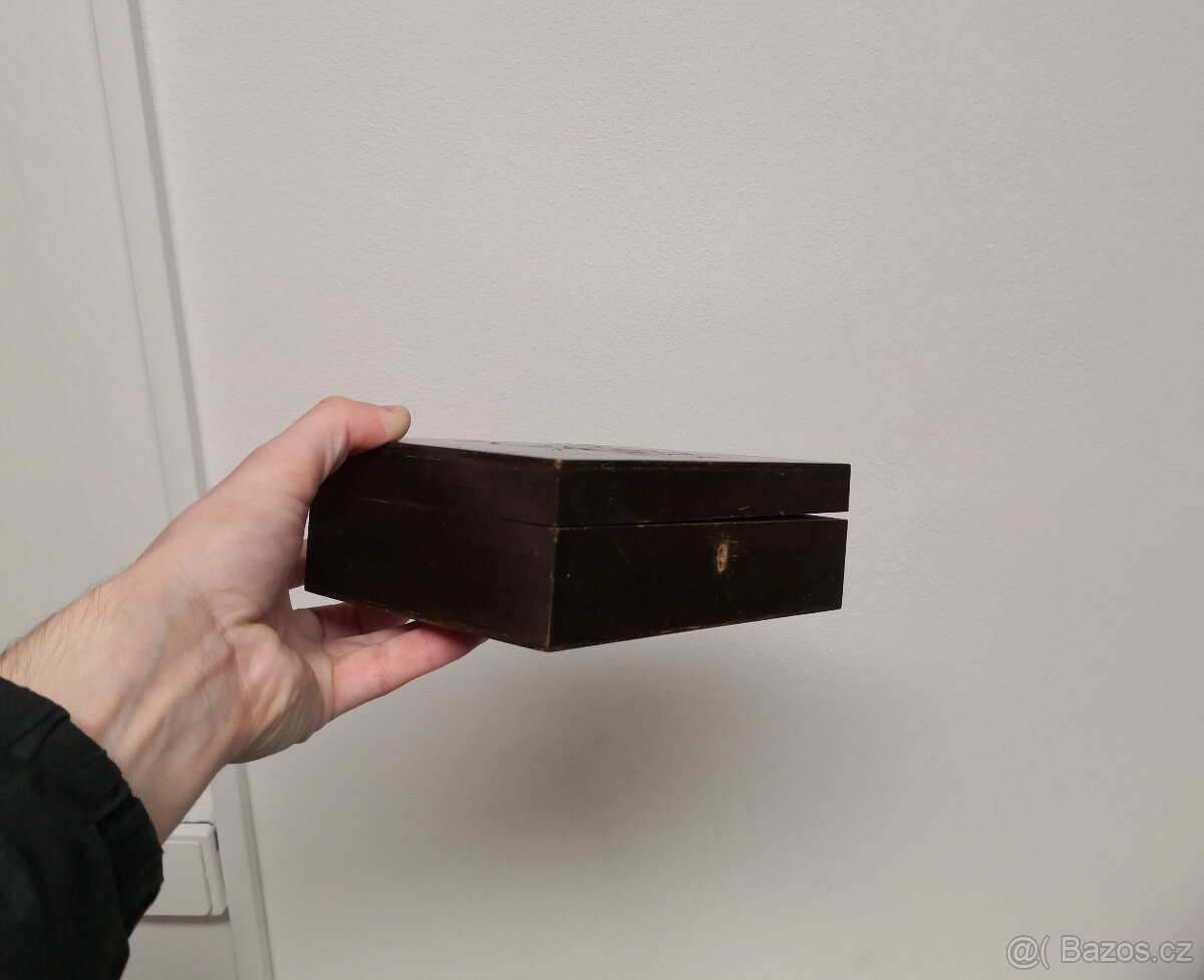 Starožitná drevená kazeta 2 - 2