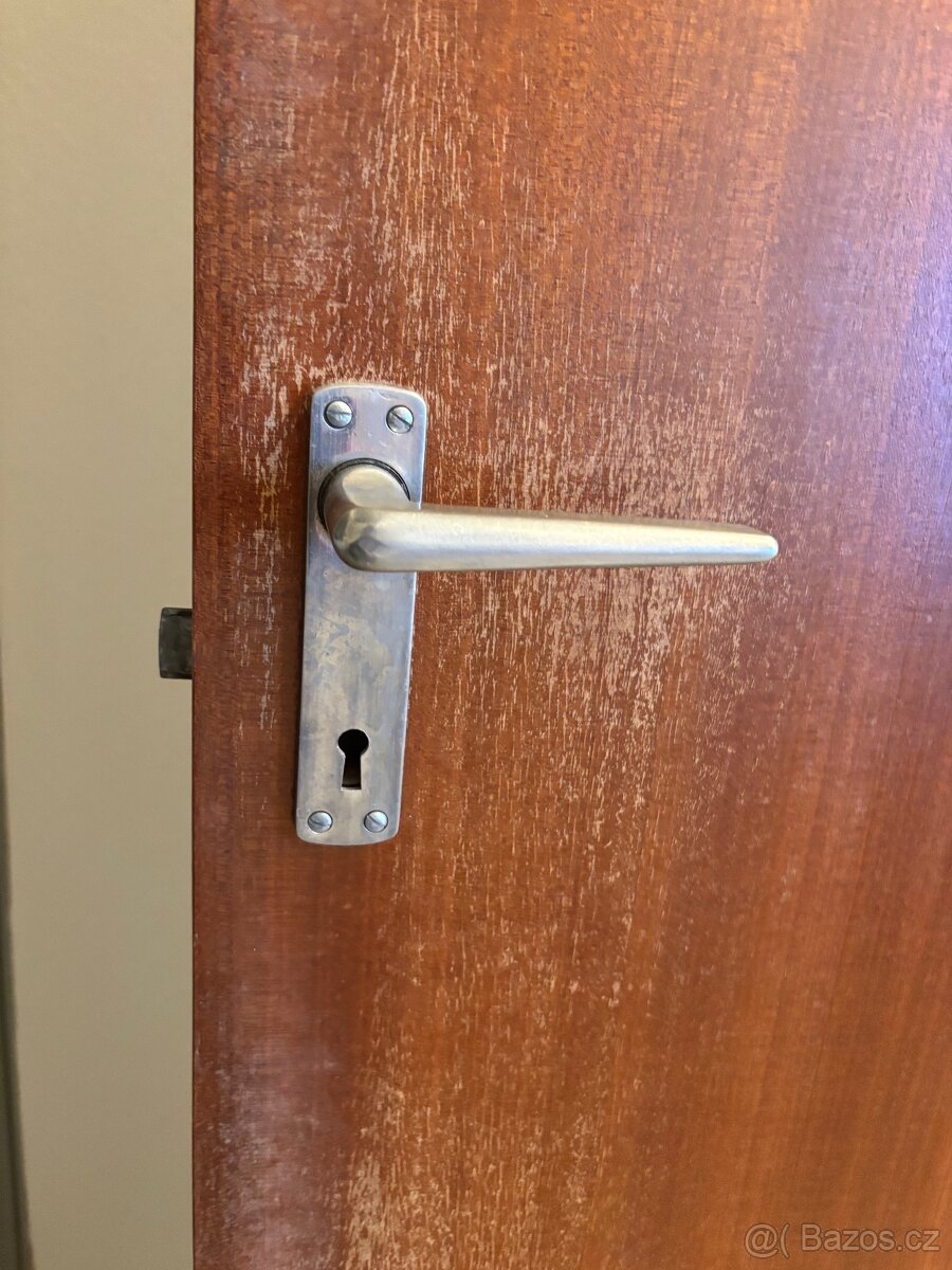 KOUPÍM - zámek z původních vnitřních panelákových dveří - 2