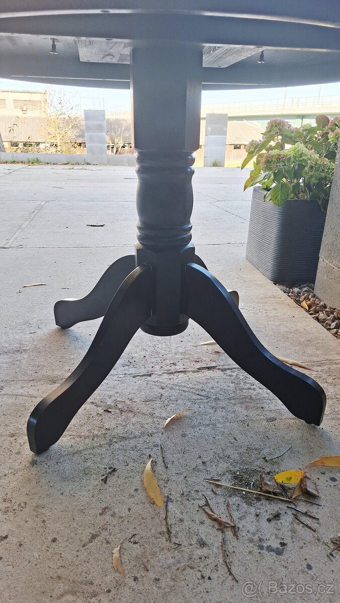 Dřevěný stůl - 2