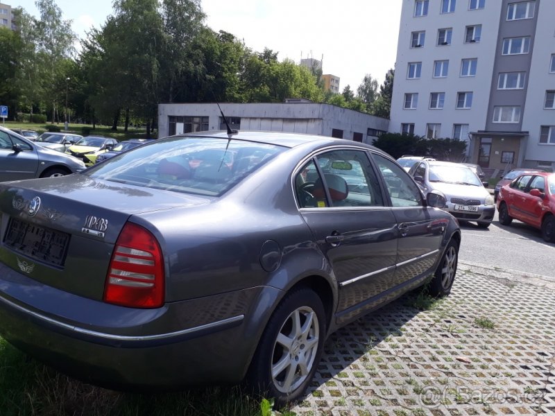 Na díly Škoda superB 2.8 ,142kw, šedá - metal. - 2