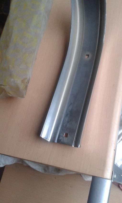 Renault 8 ,R8 narazník. - 2