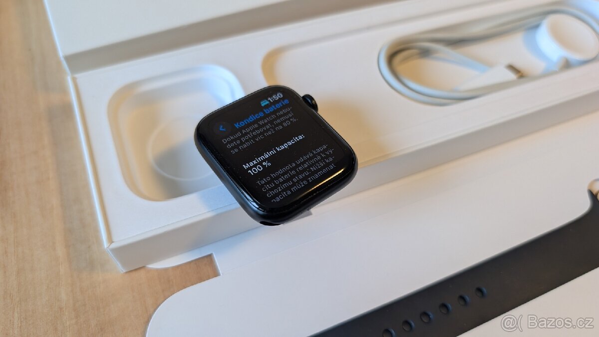 Apple watch SE 44mm 2. generace - 2