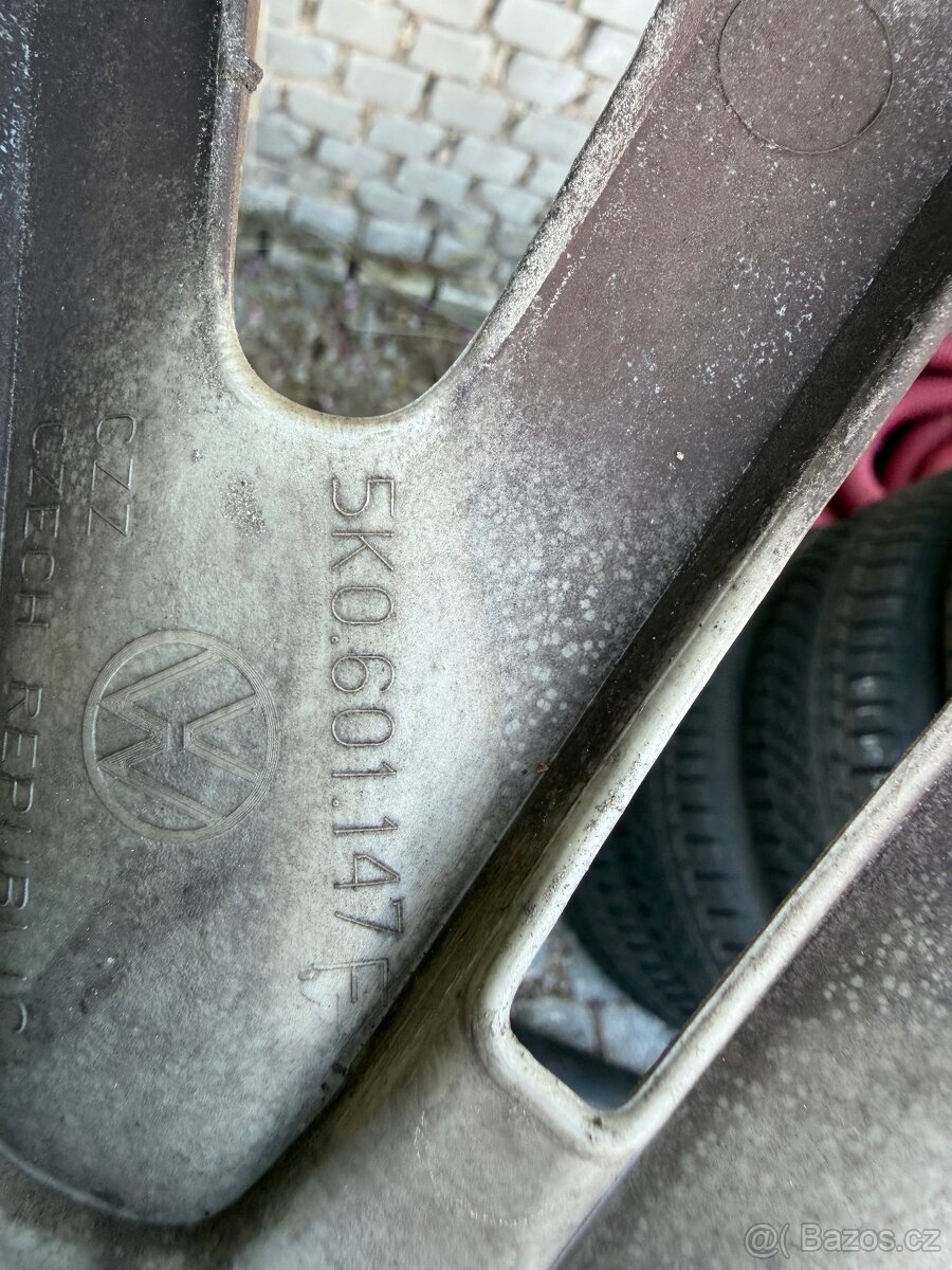 Originální disky a poklice vw golf - 2