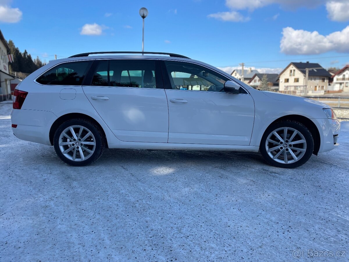 Škoda Octavia Combi 2.0 TDI Elegance DSG - 2