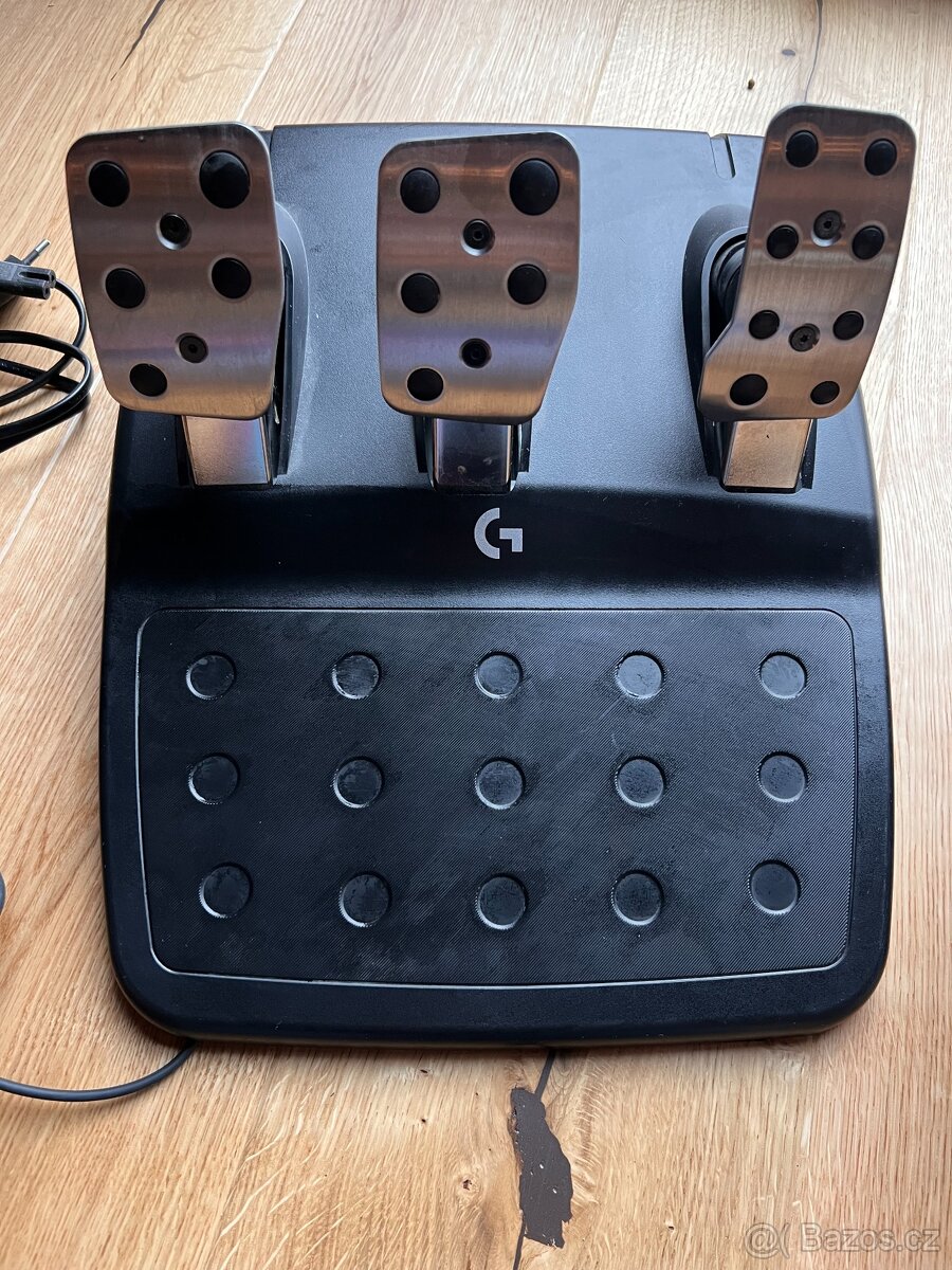 Logitech G923 TRUEFORCE – volant s pedály (PC / Xbox) - 2
