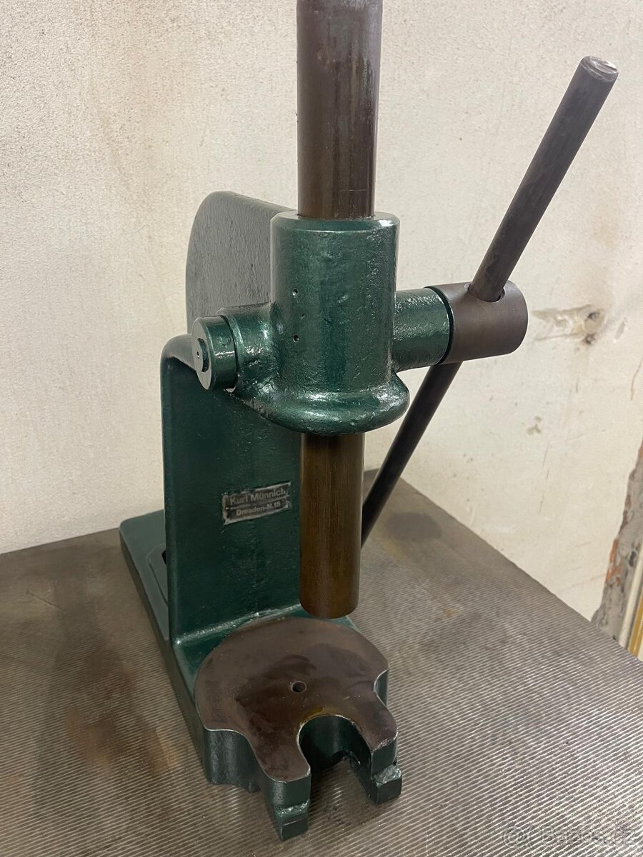 Lis hřebenový ruční pákový - 2