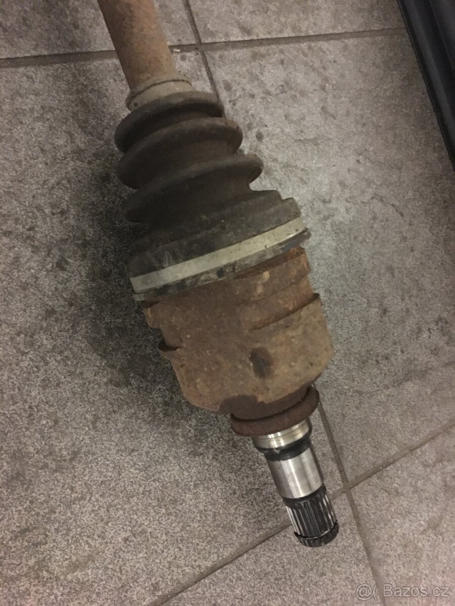 Pravá poloosa Toyota corolla e11 - 2