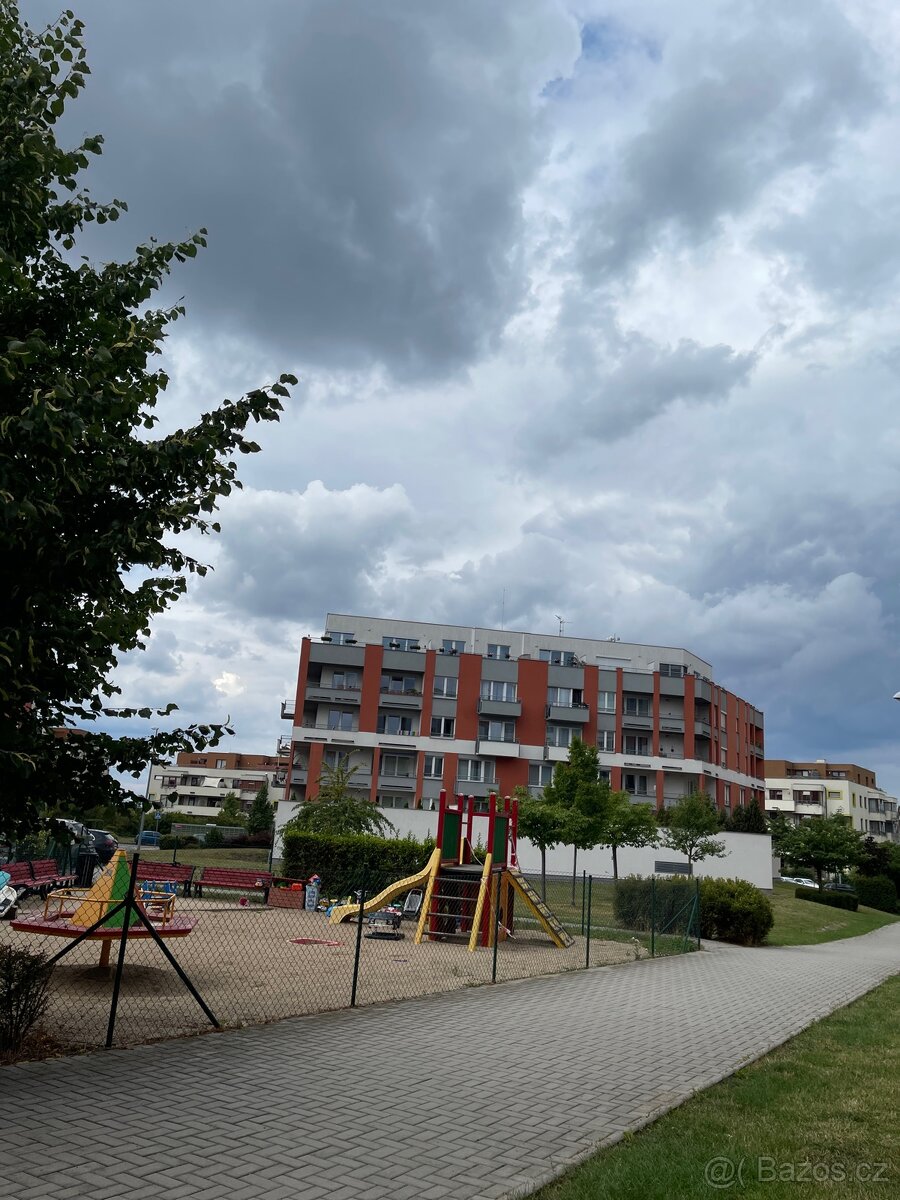 Prodej bytu, Výměna za pozemek - 2