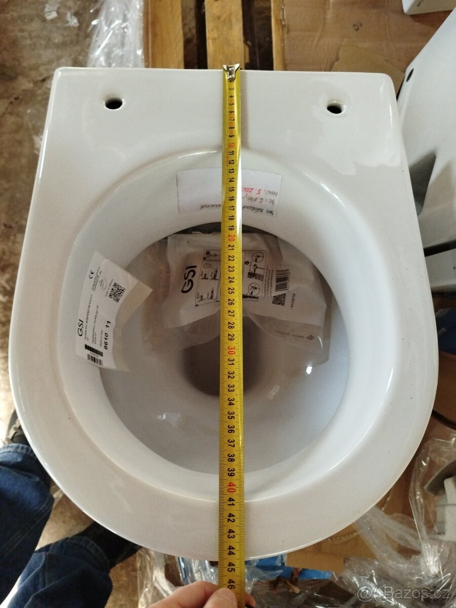 Závěsné WC zkrácené - 2