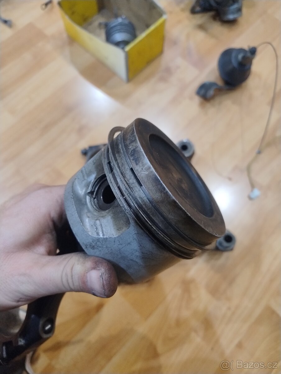 Motorové díly B200FT, B230FK - 2