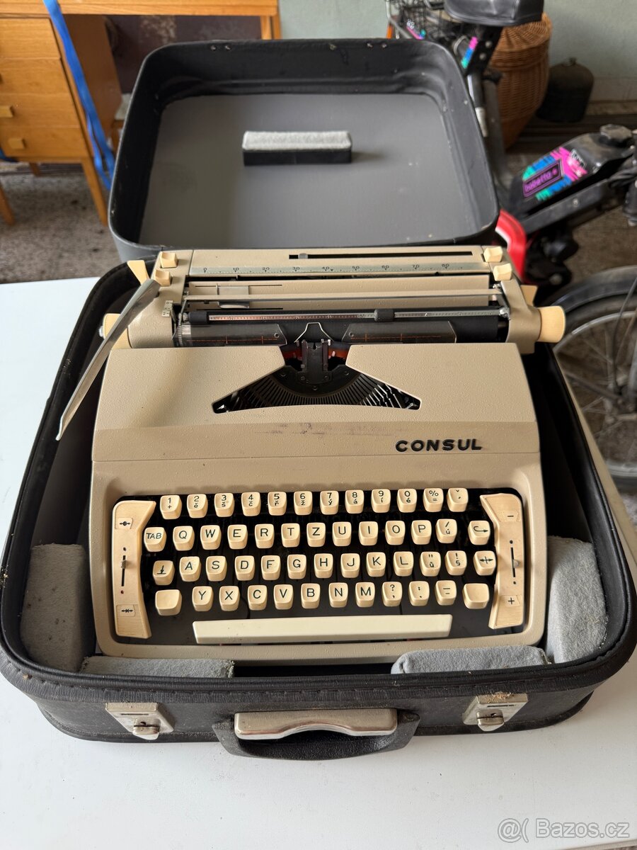 Psací stroj Consul - 2