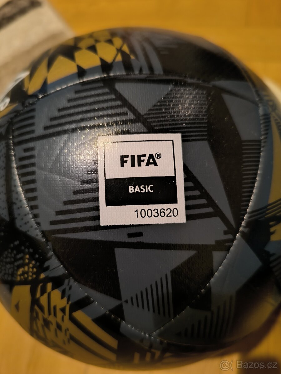 Fotbalový míč Umbro – velikost 5 - 2