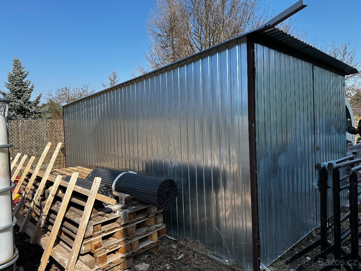 Plechová garáž - sklad - 2
