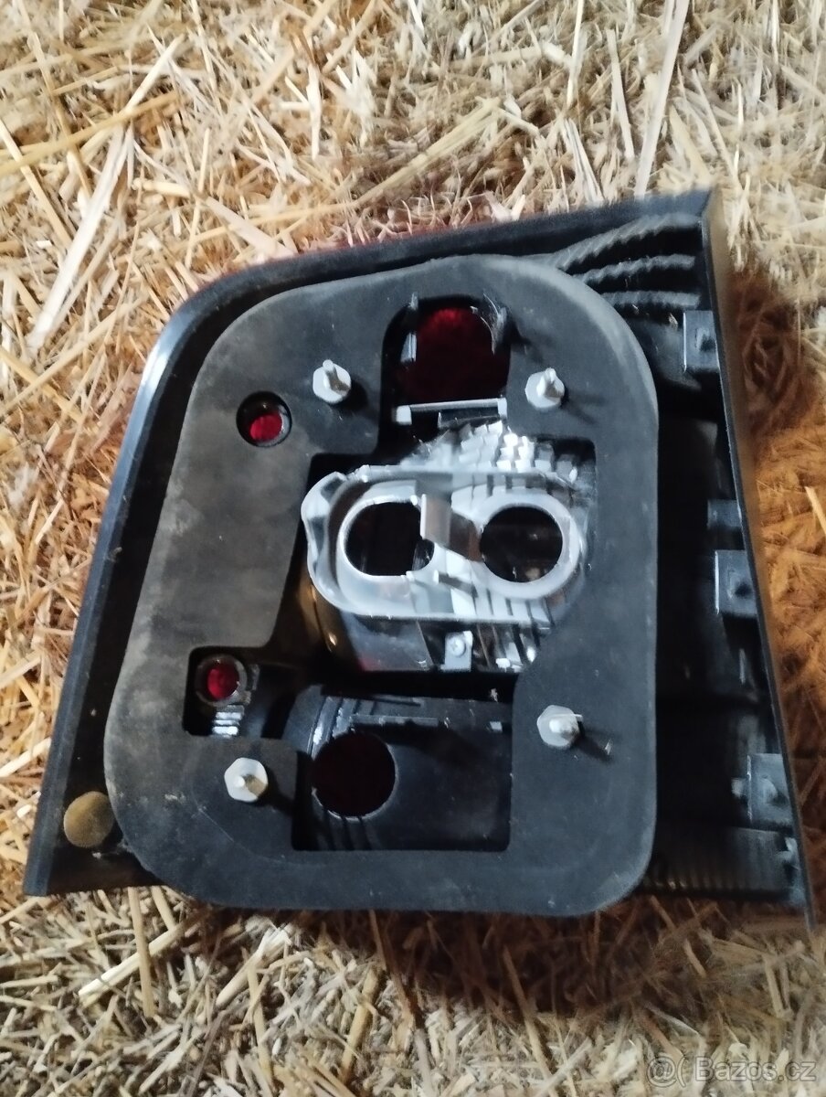 P.z světlo Octavia combi 2 - 2