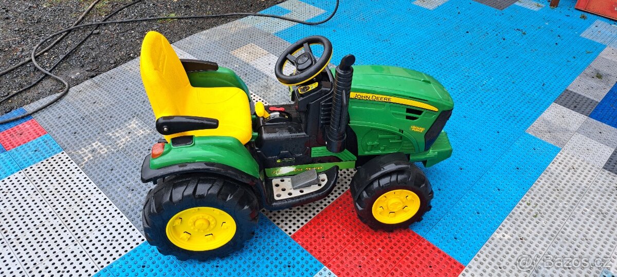 Elektrický traktor john deere - 2