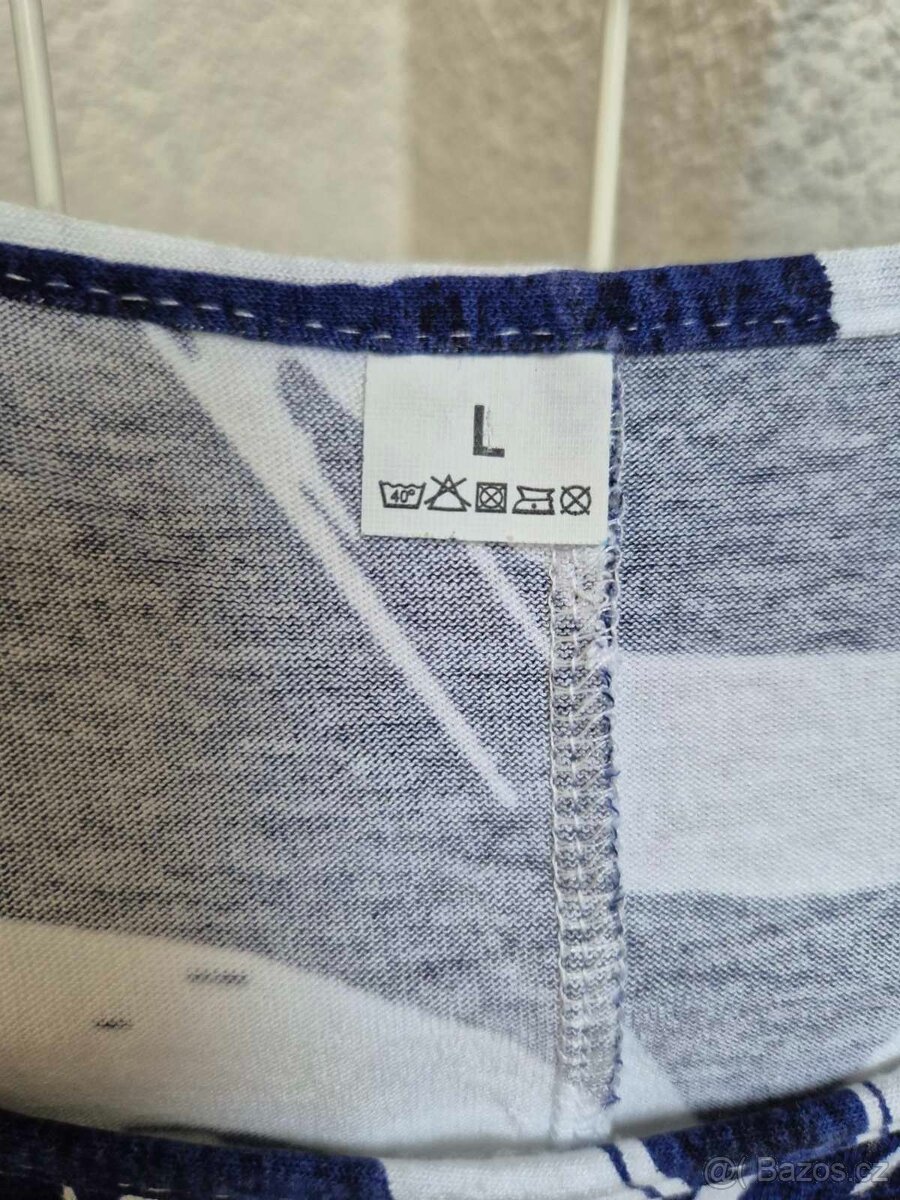 Pružné modrobílé šaty - 2