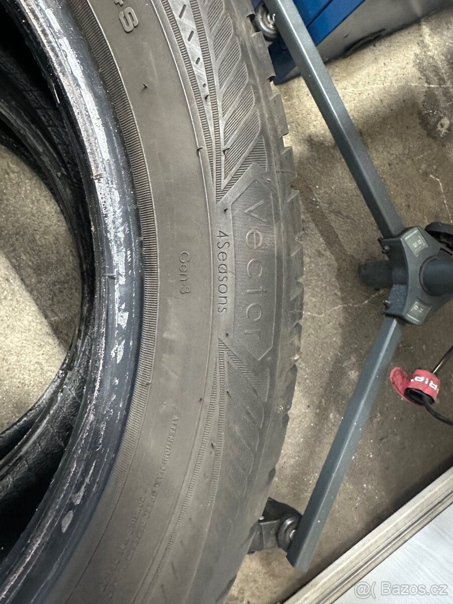 Goodyear 205/55/17 celorocni - 2