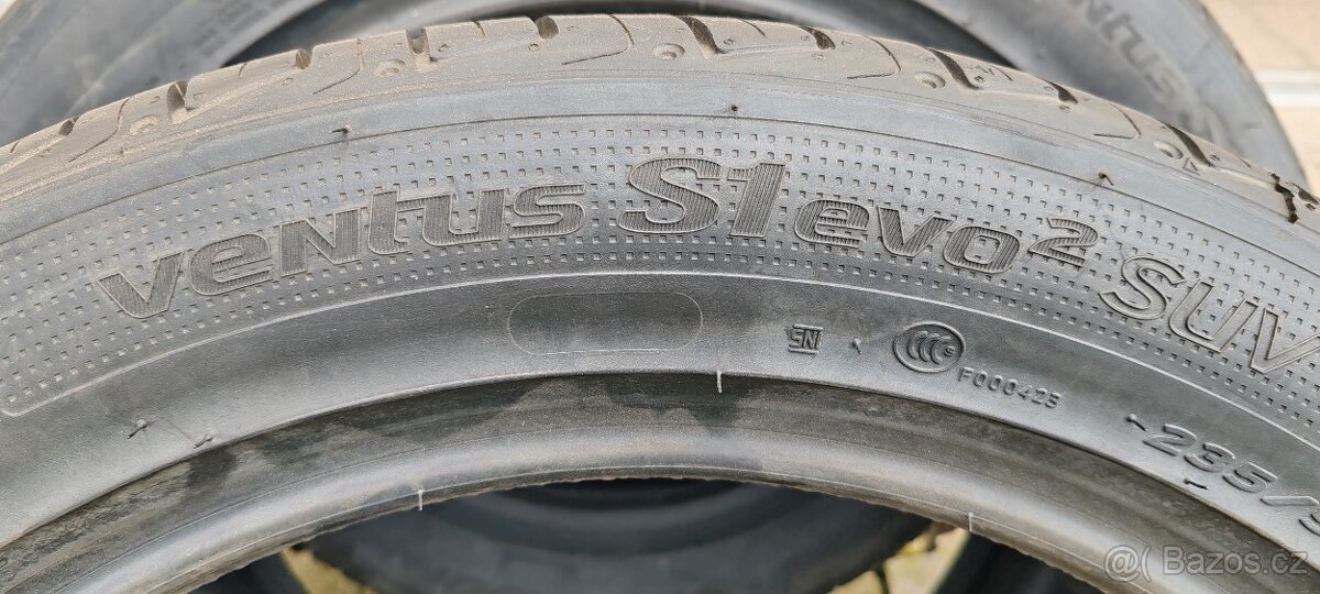 Pneu Hankook 235/50R19 - 2