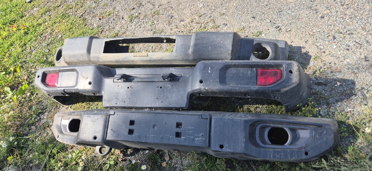 Jeep nárazník prodám - 2
