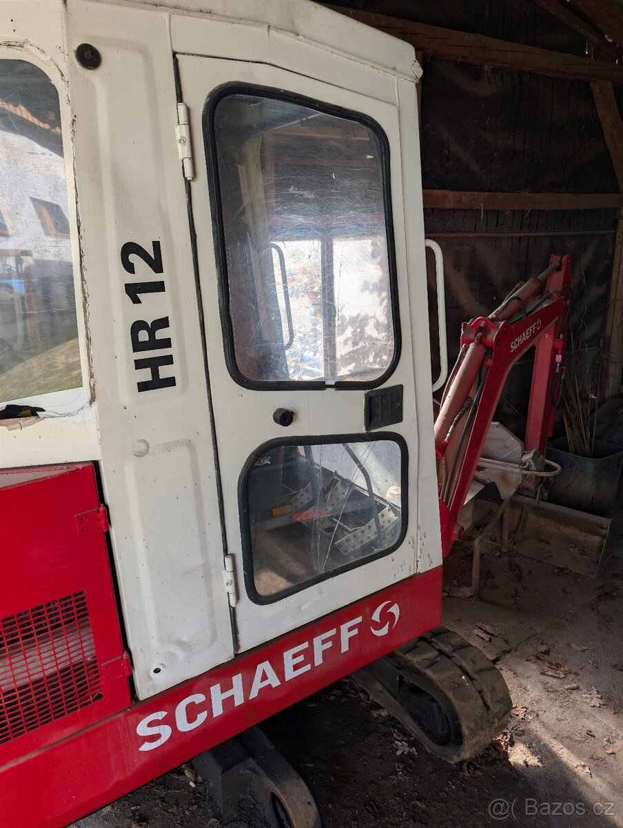 Schaeff HR 12 závada jednoho hydropojezdu - 2