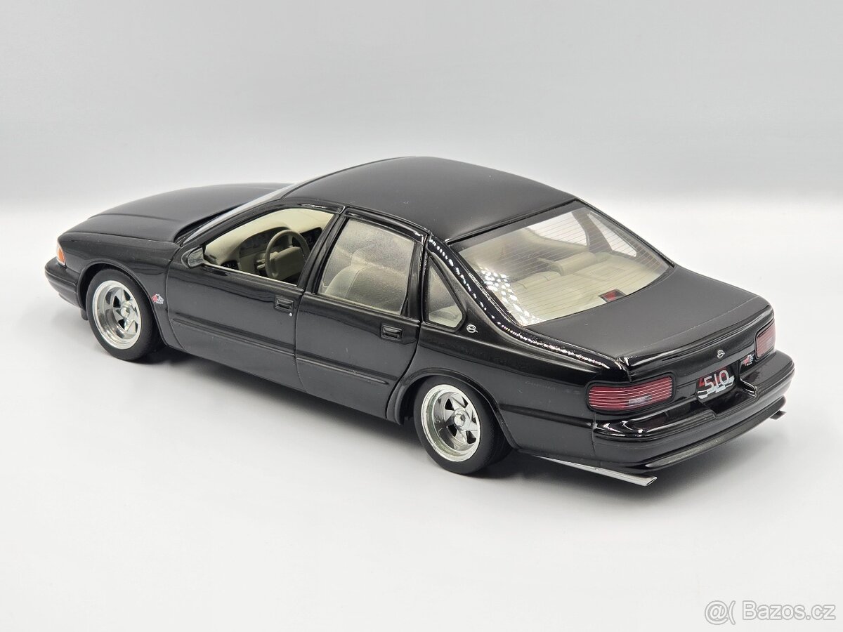 Chevrolet Impala SS 1:18 AutoArt - 2