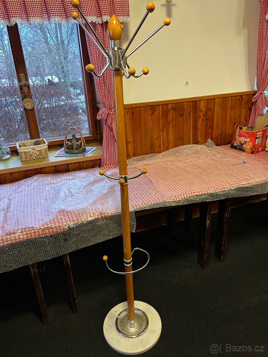 Věšák - 2