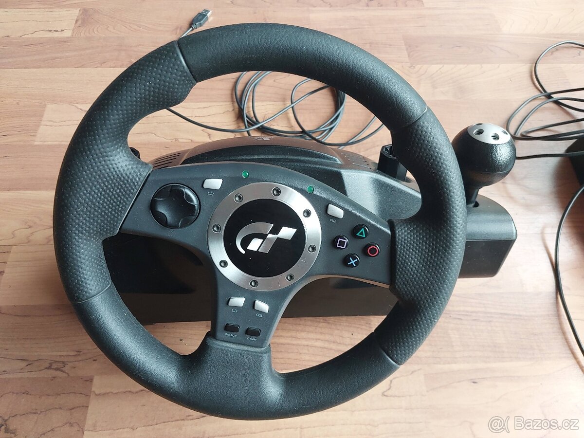 Herní volant Logitech - 2