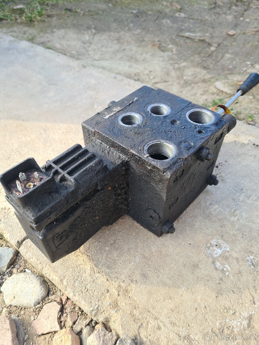 Hydraulický Rozvaděč - 2