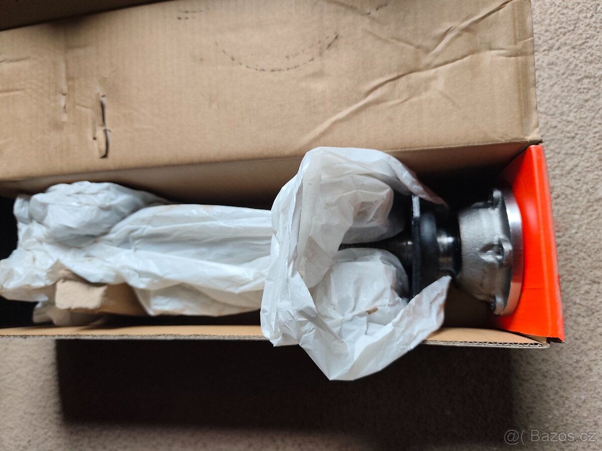 VW T4, 2,5tdi 75 kW, hnací hřídel - 2