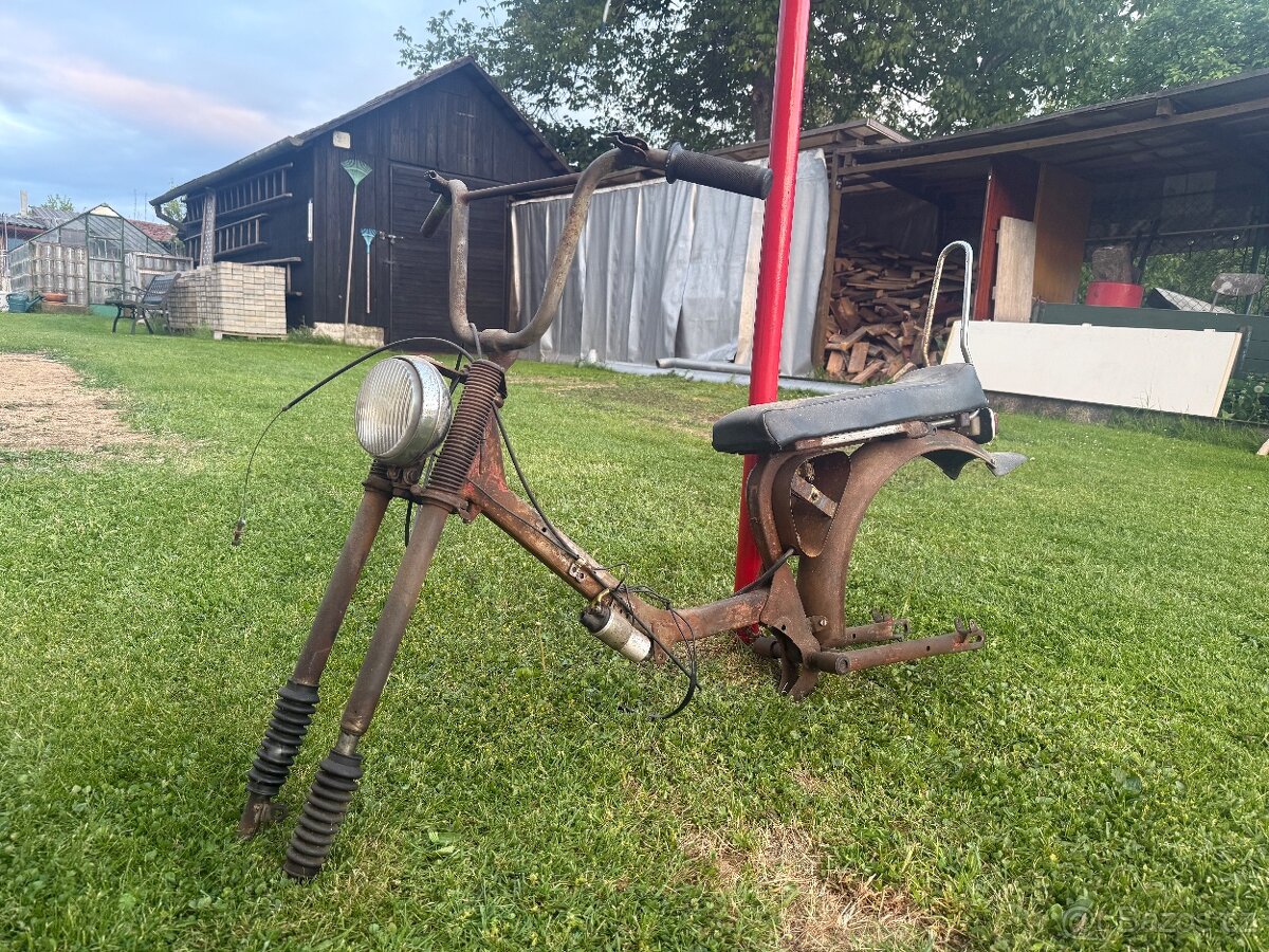 Jawa 50 stavba chopper - 2