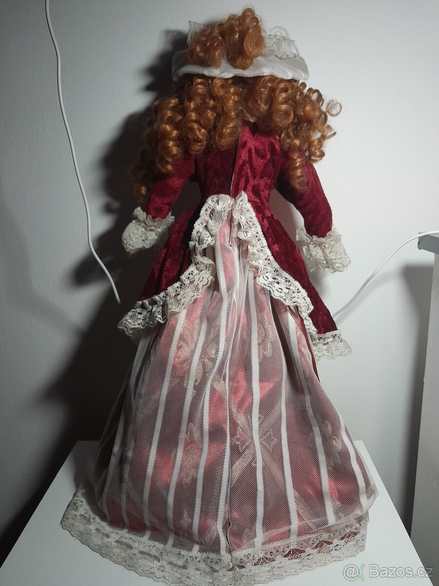 Dekorační porcelánová panenka - 2