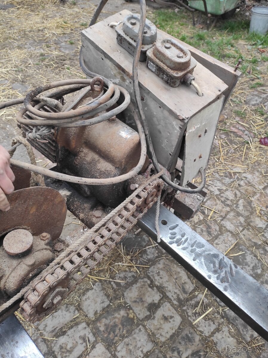 Stavební vrátek - 2