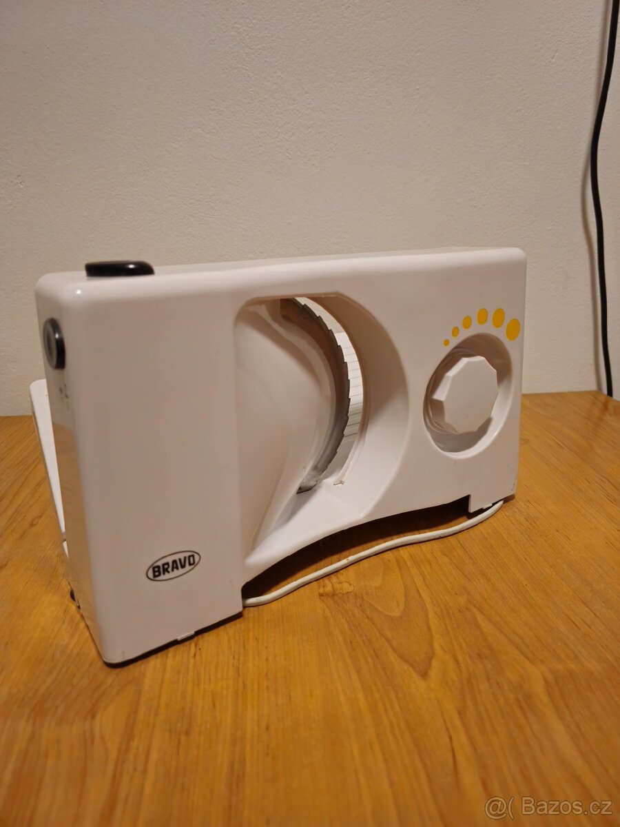 Elektrický kráječ Bravo - 2